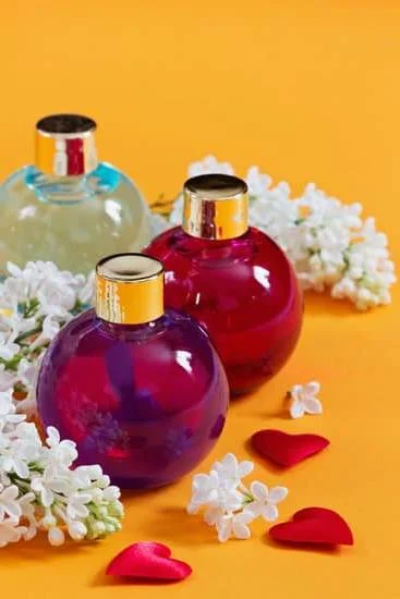 Lavender Aromatherapy 1 Lavender aromatherapy: Relaxing scents of lavender essential oil to soothe and calm your senses