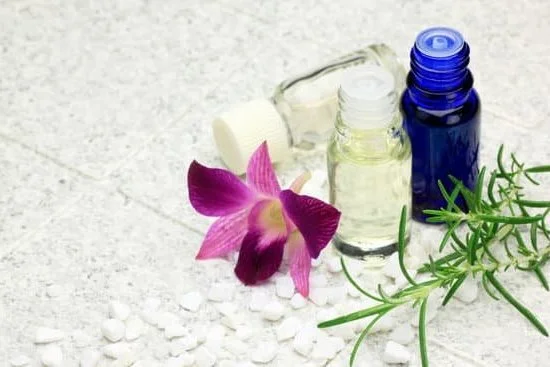 Botany Aromatherapy: Enhance well-being with natural aromatic essential oils from plants