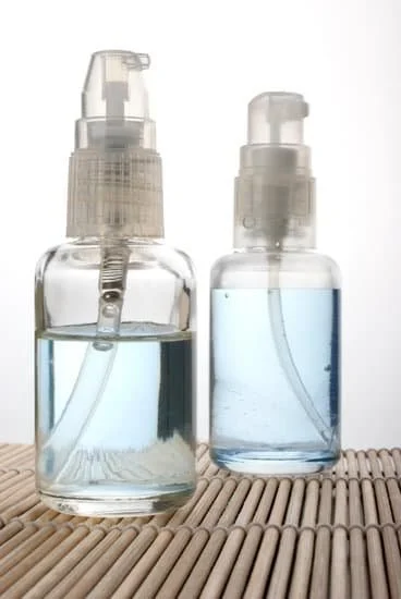 How to Teach an Aromatherapy Class 3 Simplified tutorial on conducting an effective Aromatherapy class, with practical tips and interactive teaching methods