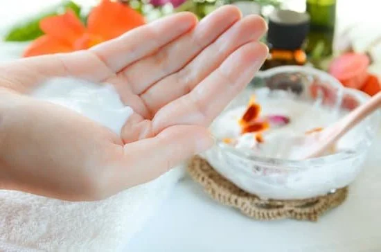 Using an aromatherapy diffuser as a humidifier: Pros, cons, and tips