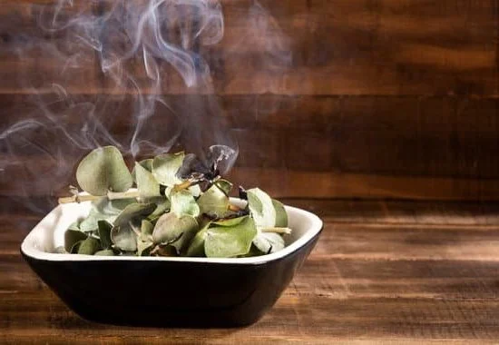 Understanding the difference between aromatherapy oil and essential oil for effective holistic healing