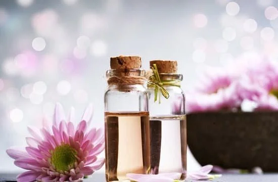 Black currant and bay aromatherapy is good for relaxation and promoting mental clarity