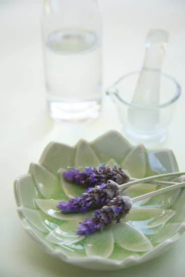 How to Make Aromatherapy Necklace 3 Step-by-step guide on creating your own Aromatherapy Necklace at home with our easy-to-follow instructions