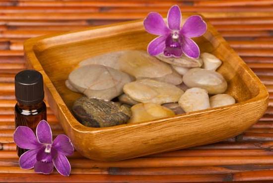 How Do I Use Essential Oils for Aromatherapy 1 SUGGESTION: