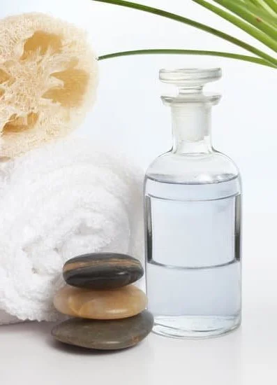 How to Do Aromatherapy Facial at Home 1 Soothing Aromatherapy Facial: Step-by-step guide on how to do an invigorating at-home aromatherapy facial