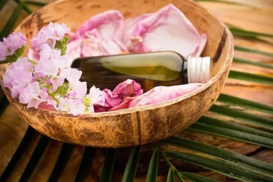 Aromatic bay leaf for calming aromatherapy