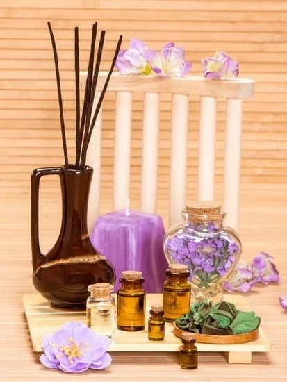 Clear glass aromatherapy bottles with sleek design and secure lids for essential oil storage