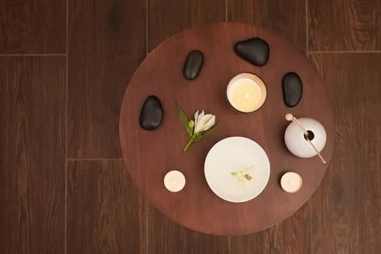 AROMATHERAPY ASSOCIATES NEW YORK offers soothing essential oil blends for relaxation and rejuvenation
