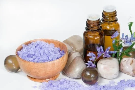 SHE Aromatherapy Facial Mist: Refreshing mist with calming essential oils for a natural glow