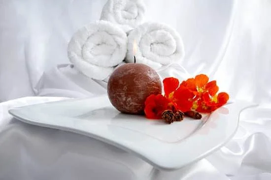 Aromatherapy Neck Fan 1 Portable Aromatherapy Neck Fan: Stay Cool and Relaxed Anywhere