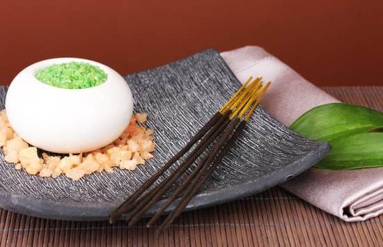 Calming Aromatherapy: Clary Sage Essential Oil for Stress Relief