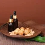 Books on Aromatherapy and Essential Oils: An Ultimate Beginner's Guide for Holistic Aromatherapy Enthusiasts