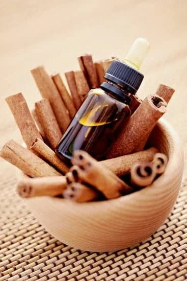 Handmade Aromatherapy Candle Diffuser: DIY Craft with Essential Oils for Relaxation and Stress Relief