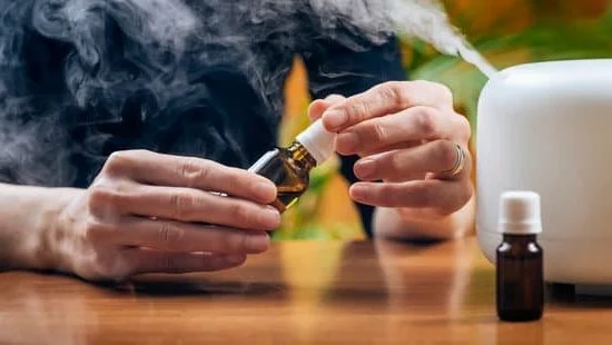 Safe Aromatherapy Clove Oil for Oral Use