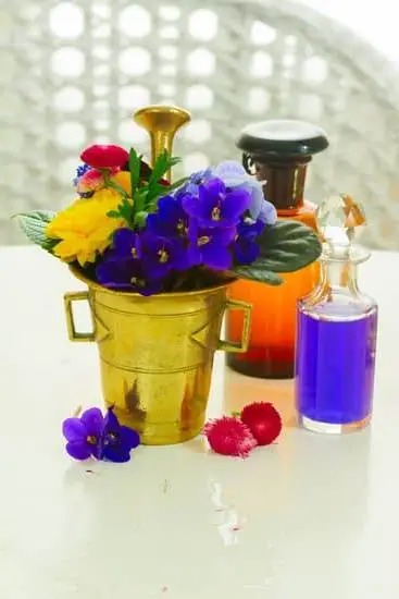 AROMATHERAPY INHALER GINGER: Natural stress relief with soothing ginger scent for on-the-go use