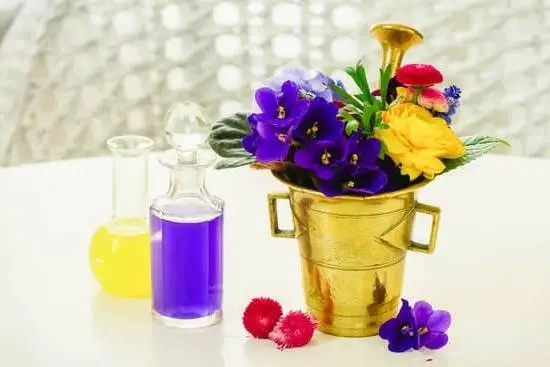 Relaxing blend of essential oils. (Does Aromatherapy Ingredients)