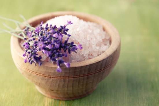 Relaxing Aromatherapy Massage for Psoriasis Relief: Essential Oil Blend with Healing Properties