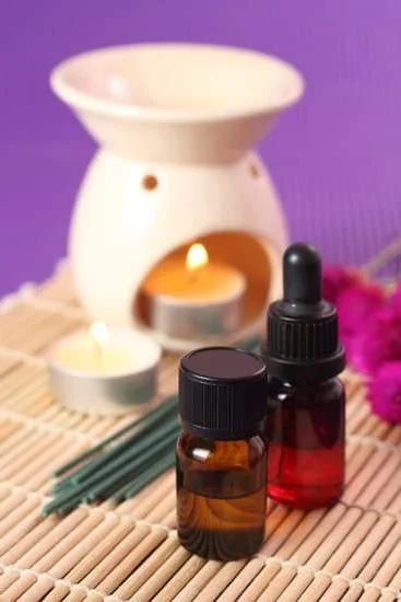 AROMATHERAPY INNER STRENGTH: A calming blend of essential oils promoting emotional balance and resilience