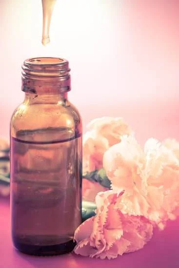 Can Lavender Aromatherapy Oil be Applied to Hair: Nourishing and Soothing Scent for Hair Care