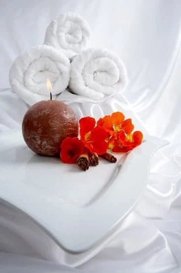 Using Olive Oil for Aromatherapy: A Safe and Effective Option for Your Essential Oils