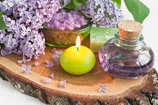 Does Aromatherapy Work for Eczema 1 Potential benefits of using aromatherapy for eczema relief, including calming essential oils