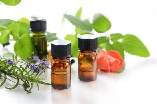 Essential Oil Aromatherapy Spray Recipe 9 DIY essential oil aromatherapy spray recipe with uplifting and calming scents for relaxation and stress relief