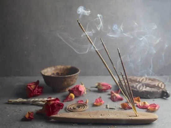 Using essential oils in diffusers for love aromatherapy – yes or no
