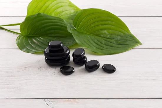 Comparing Aromatherapy vs Seaweed Wrap: benefits, differences, and effects on relaxation and rejuvenation