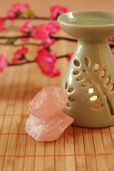 How to Clean Aromatherapy Oil Burner 3 Step-by-step guide on how to clean an aromatherapy oil burner for better scent results