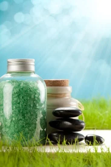 Step-by-step guide on how to create Maple Aromatherapy at home with essential oils