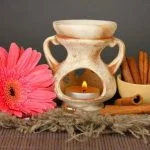 How to create a stylish aromatherapy wood necklace at home using essential oils and natural materials