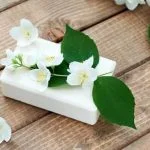 Step-by-step guide to creating your own essential oil diffuser pendant