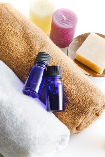 How to apply massage oil aromatherapy for relaxation and stress relief