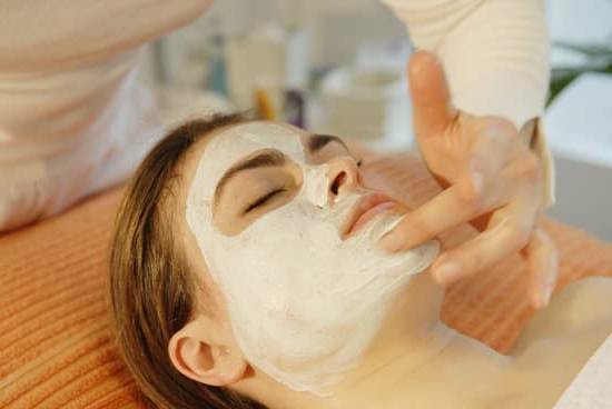 Nurturing skin healing with aromatherapy. Discover what aromatherapy is good for cuts