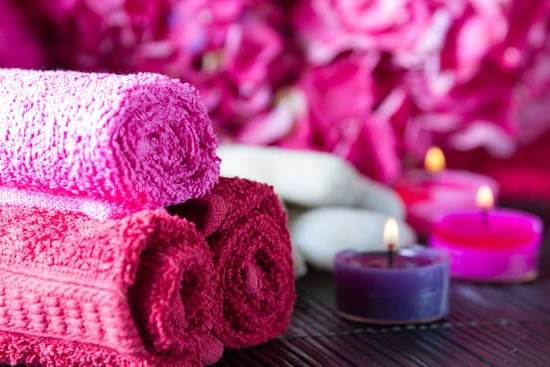 Experience relaxation with essential oils and gentle touch in an aromatherapy massage session