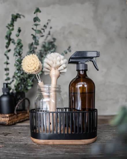 Making Aromatherapy Oils 1 essential oils, carrier oils, and DIY recipes for relaxation and wellness